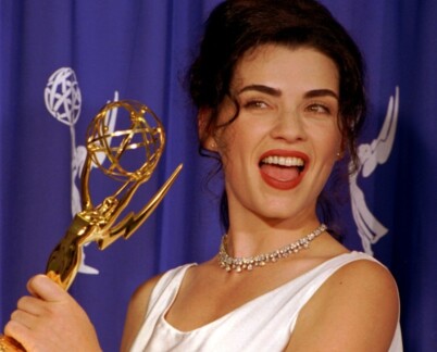 UBEHAGELIG MØTE: Julianna Margulies er blant kjendisene som hevder at Steven Seagal har drevet med sextrakassering. Her er hun avbildet på Emmy Awards i 1995. Foto: AP/ NTB scanpix UBEHAGELIG MØTE: Julianna Margulies er blant kjendisene som hevder at Steven Seagal har drevet med sextrakassering. Her er hun avbildet på Emmy Awards i 1995. Foto: AP/ NTB scanpix